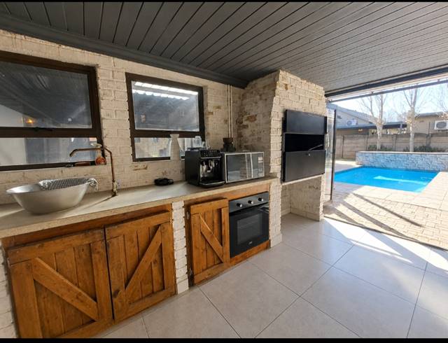 3 BEDROOM HOUSE FOR SALE IN THREE RIVERS